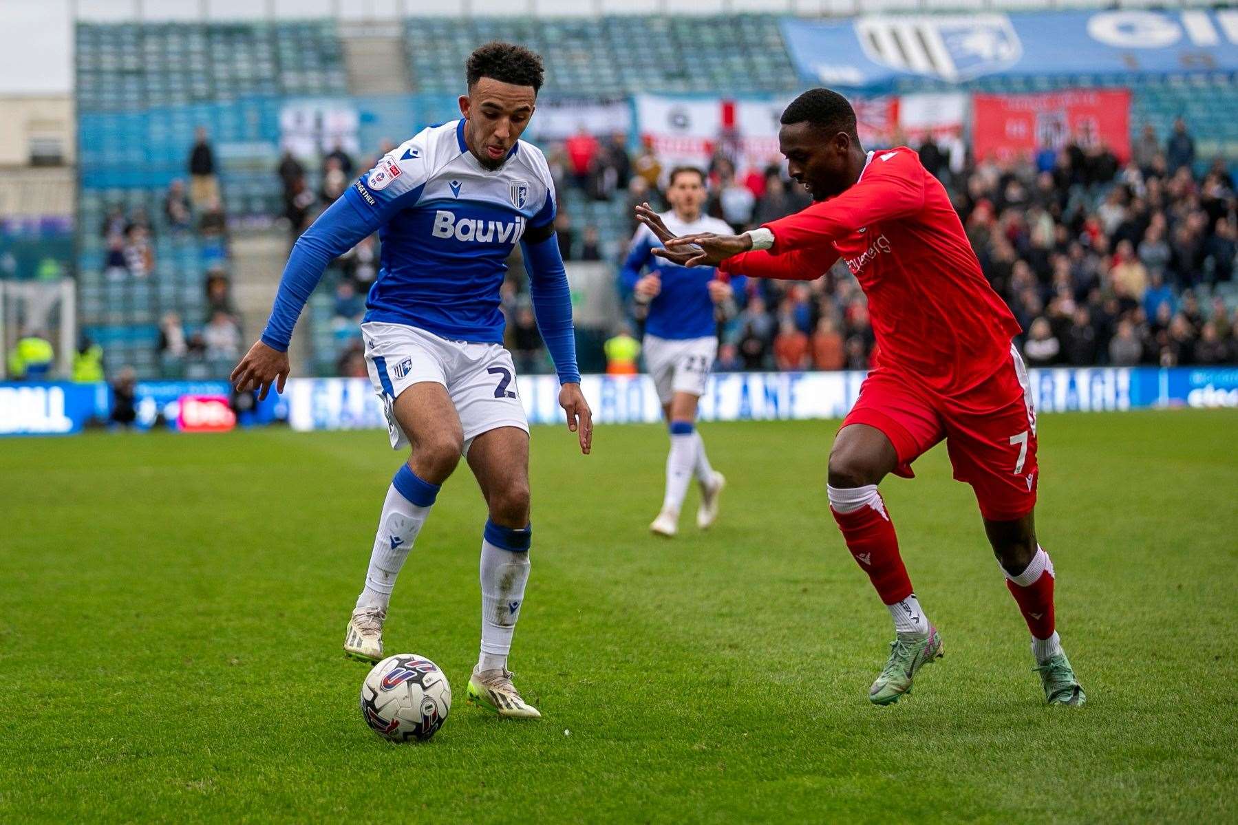 Remeao Hutton taking on a defender at Priestfield Picture: @Julian_KPI